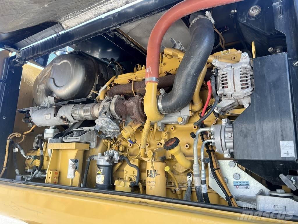 CAT M 320 F Kolesové rýpadlá