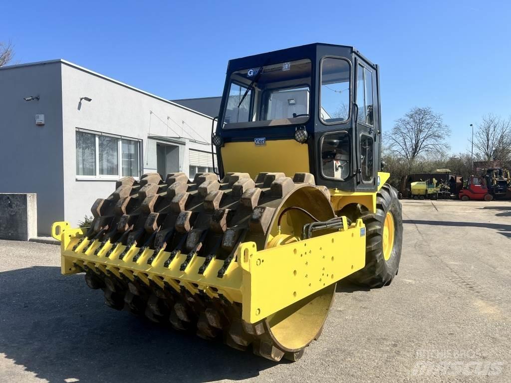 JCB Vibromax W 1402 PD Ťahačové valce