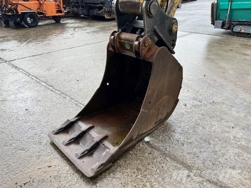 Komatsu PC 210-6K Pásové rýpadlá