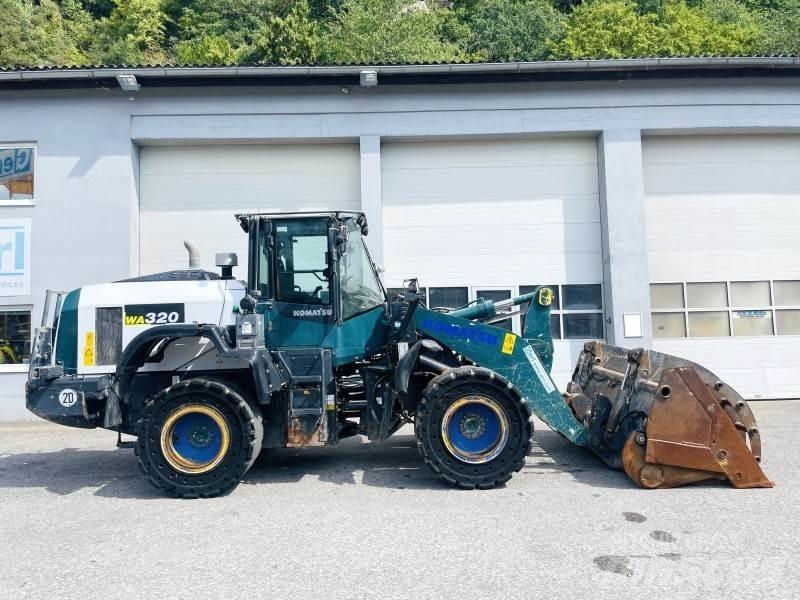 Komatsu WA320-8 Kolesové nakladače
