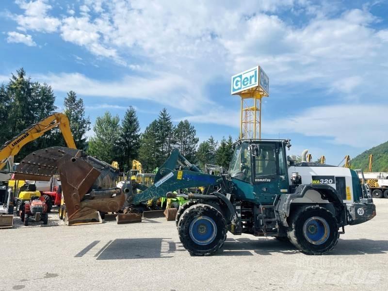 Komatsu WA320-8 Kolesové nakladače