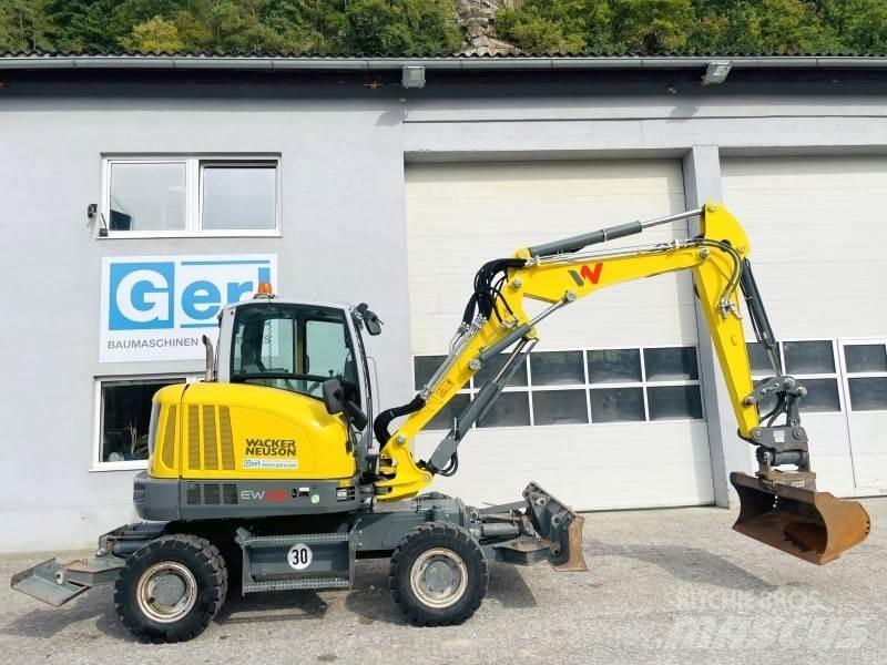 Neuson EW65 Kolesové rýpadlá