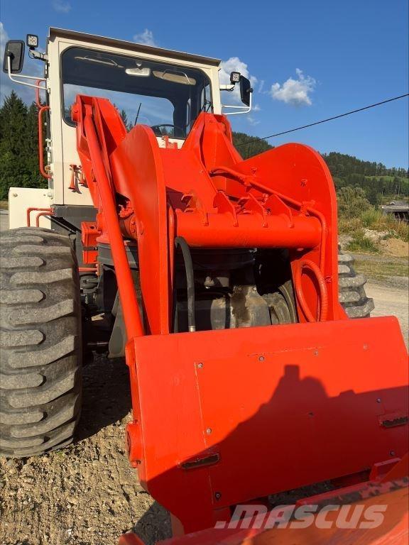 Sandvik Tross 130 Kolesové nakladače