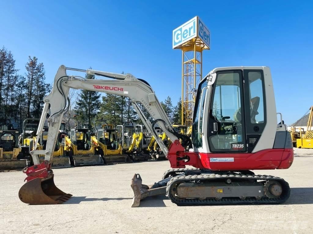 Takeuchi TB235 Mini rýpadlá < 7t