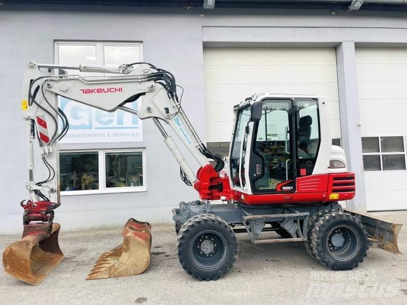 Takeuchi TB295W Kolesové rýpadlá