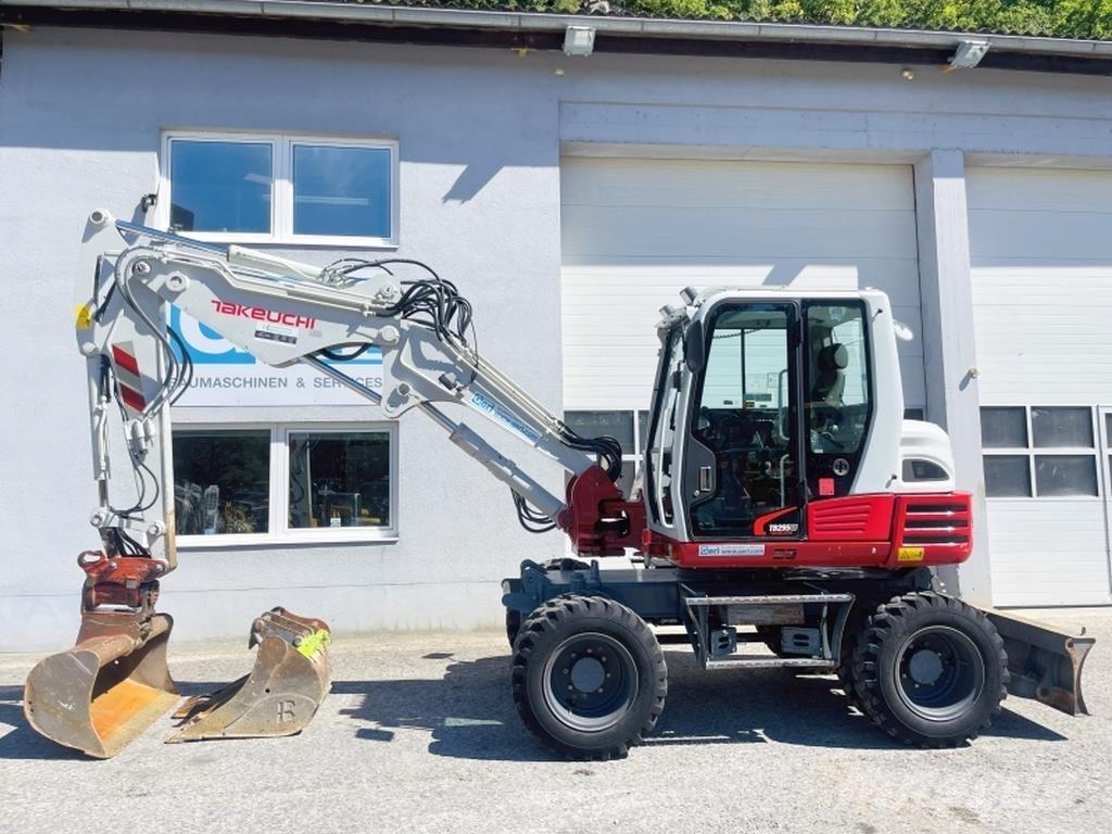 Takeuchi TB295W Kolesové rýpadlá