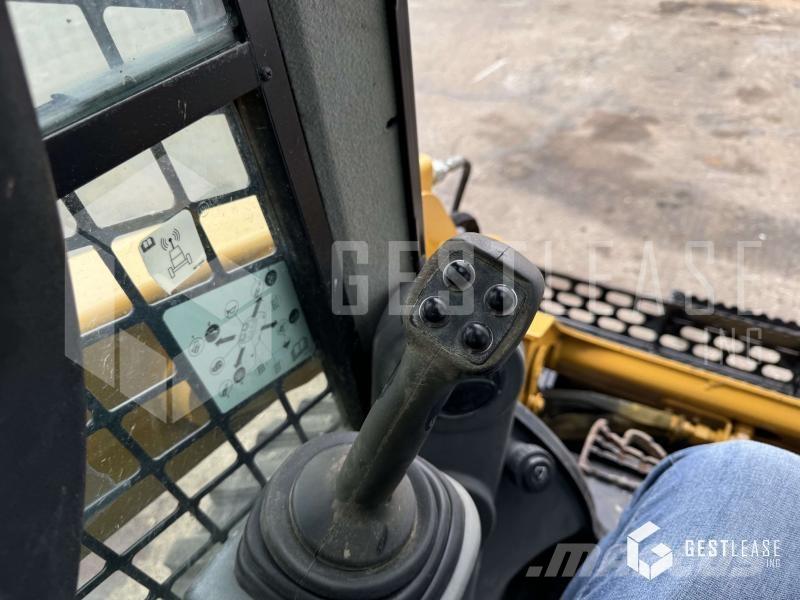 CAT 236D Mininakladače