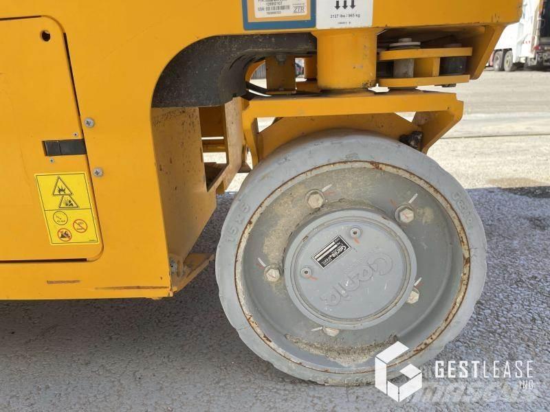 Genie GS-2646 Kĺbové plošiny