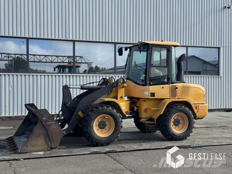 Volvo L30G Kolesové nakladače