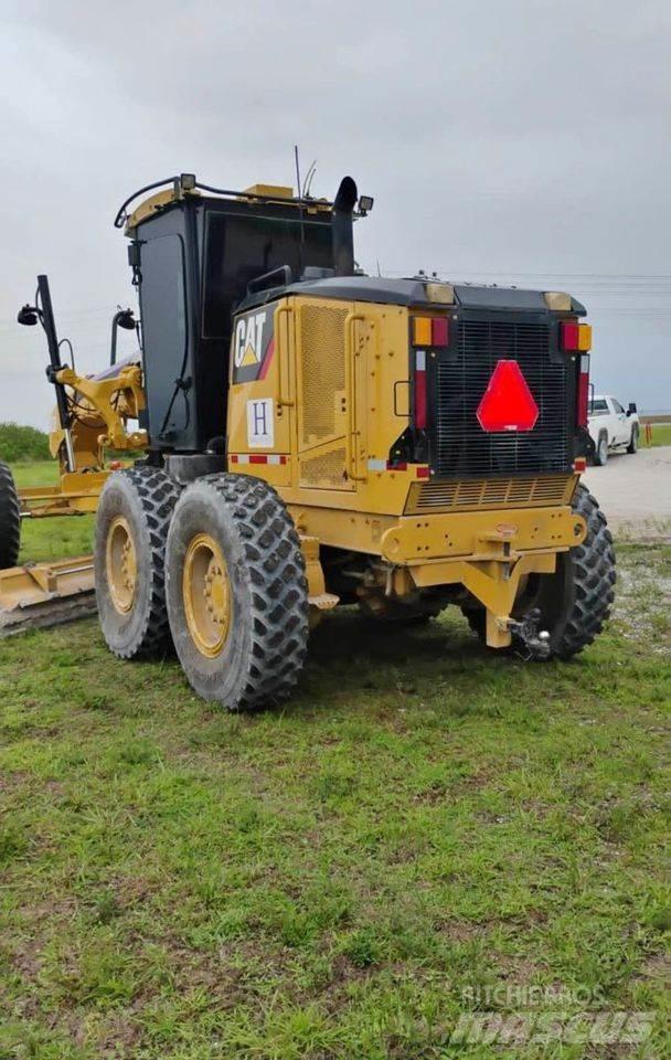 CAT 140M Pásové dozéry