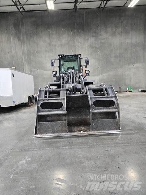 Doosan DL250-7 Kolesové nakladače