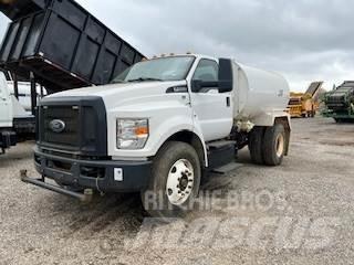 Ford F750 Cisterny na vodu