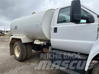 Ford F750 Cisterny na vodu