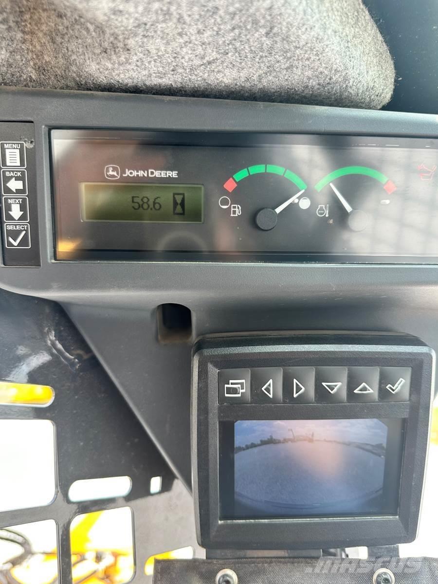 John Deere 318G Šmykom riadené nakladače
