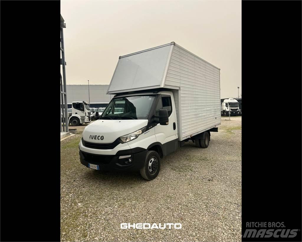 Iveco 35C18 Skriňová nadstavba