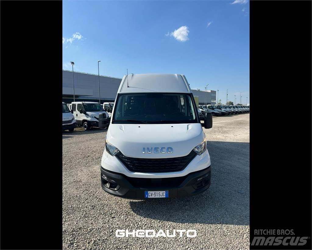 Iveco 35S16 Skriňová nadstavba