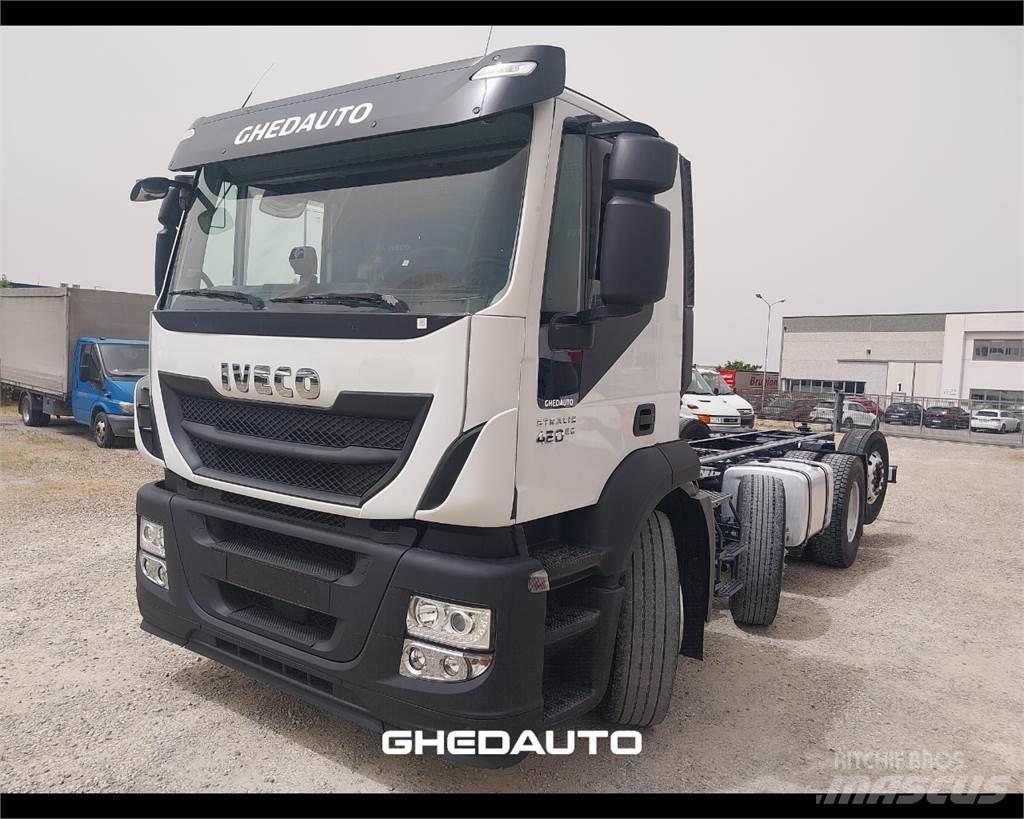 Iveco AD440S42 Skriňová nadstavba