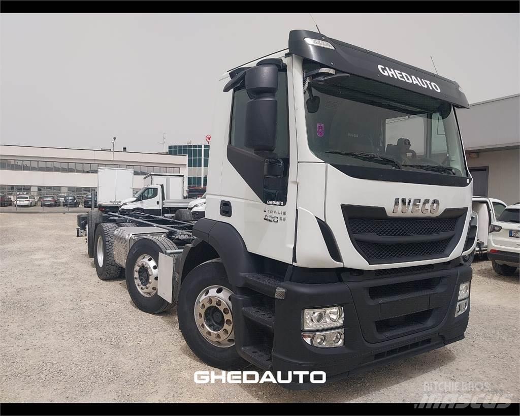 Iveco AD440S42 Skriňová nadstavba