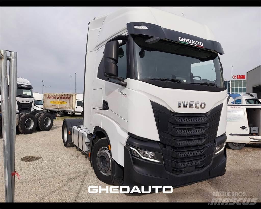 Iveco AS440S48 Skriňová nadstavba