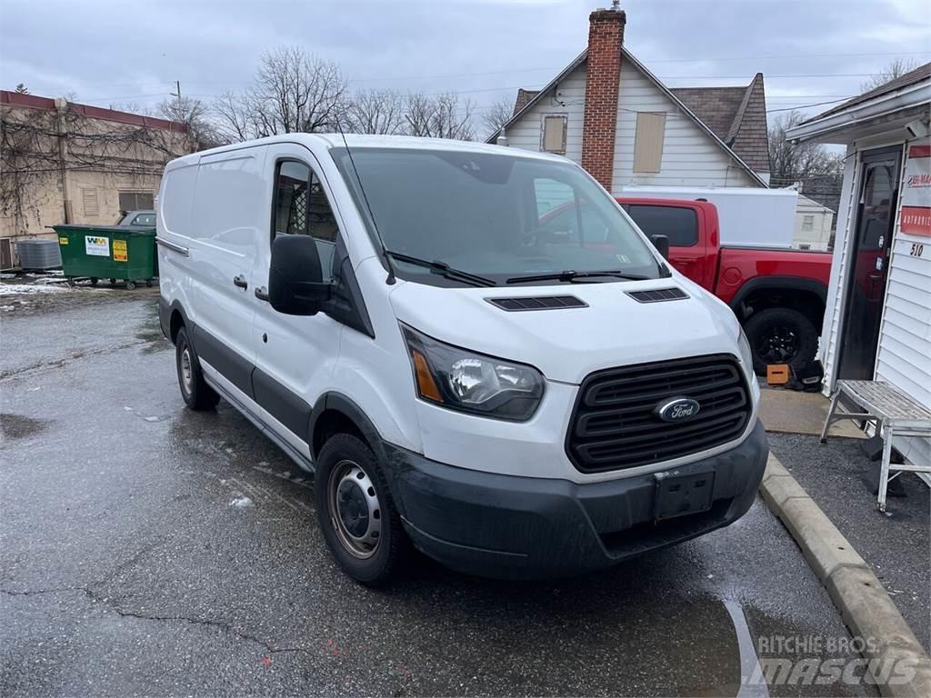 Ford Transit Skriňová nadstavba
