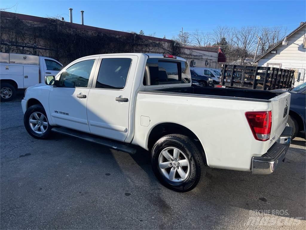 Nissan Titan Nakladacia/sklápacia bočnica