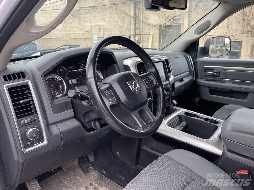 RAM 1500 Nakladacia/sklápacia bočnica