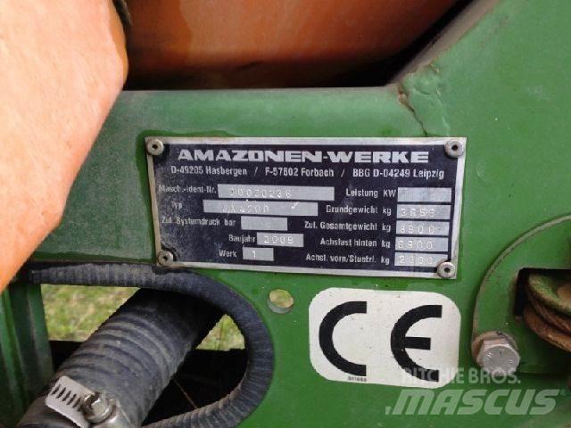 Amazone UX 4200 Ťahané postrekovače