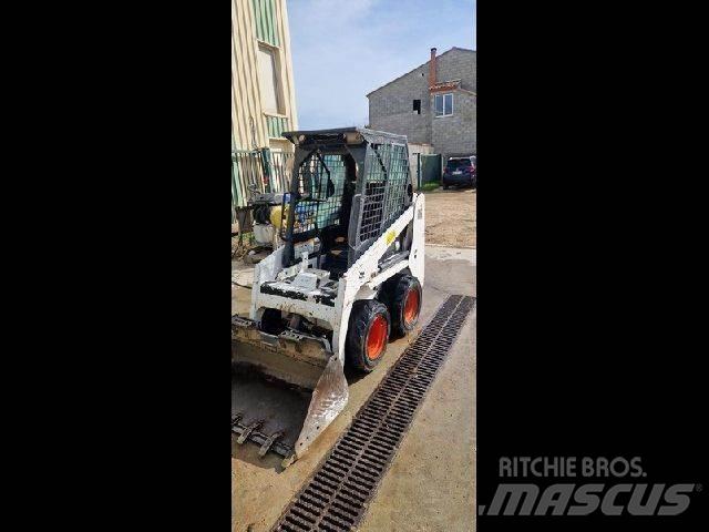 Bobcat S70 Kolesové nakladače