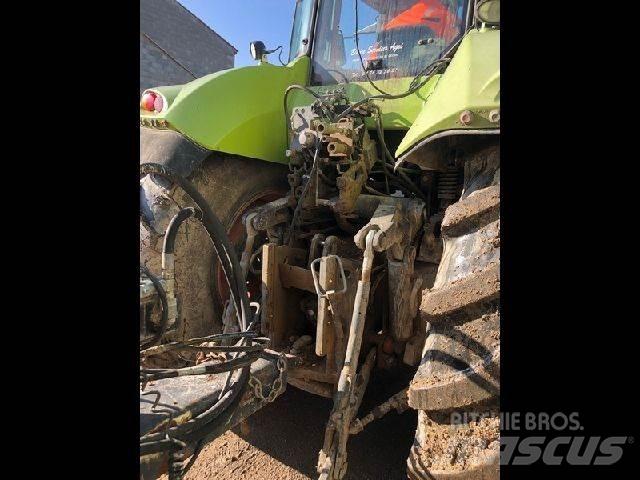 CLAAS AXION 850 Traktory