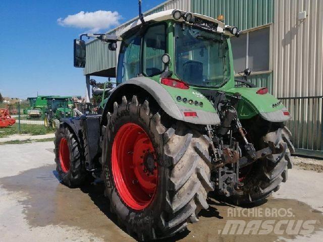 Fendt 718 VARIO Traktory