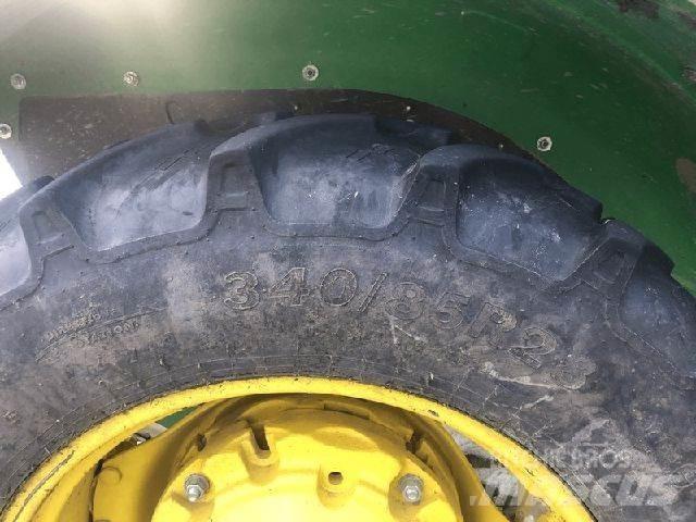 John Deere 5050E Traktory