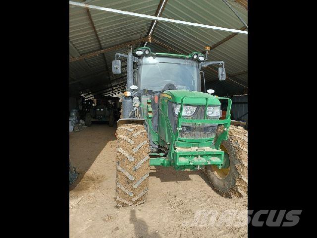 John Deere 6110R Traktory