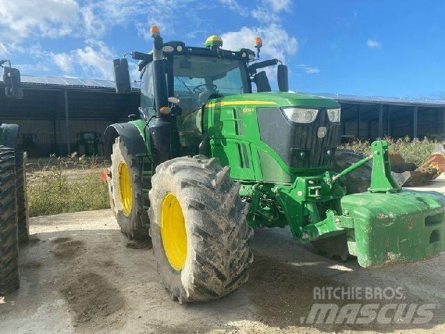 John Deere 6230R Traktory