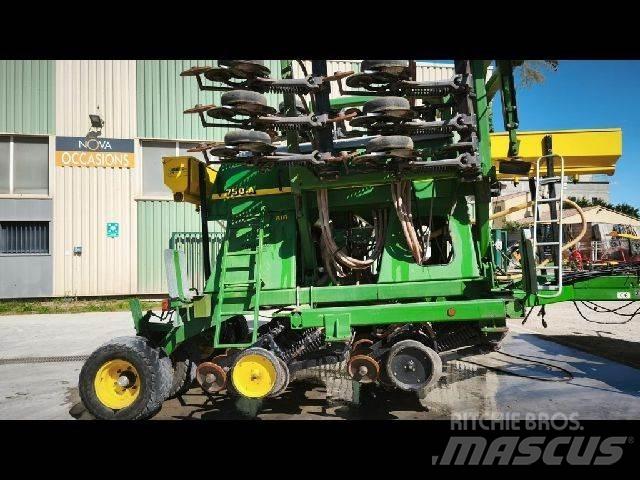 John Deere 750A Iné sejacie stroje a ich príslušenstvo