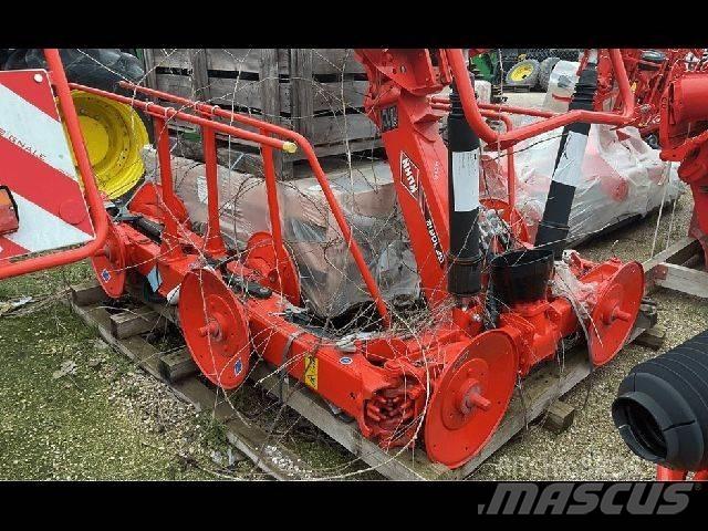 Kuhn 10812 Obracače a zhrabovače sena