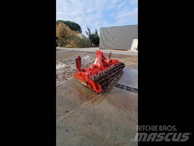 Kuhn HR3004 Brány