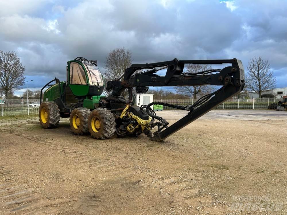 John Deere 1270E Stínacie harvestory