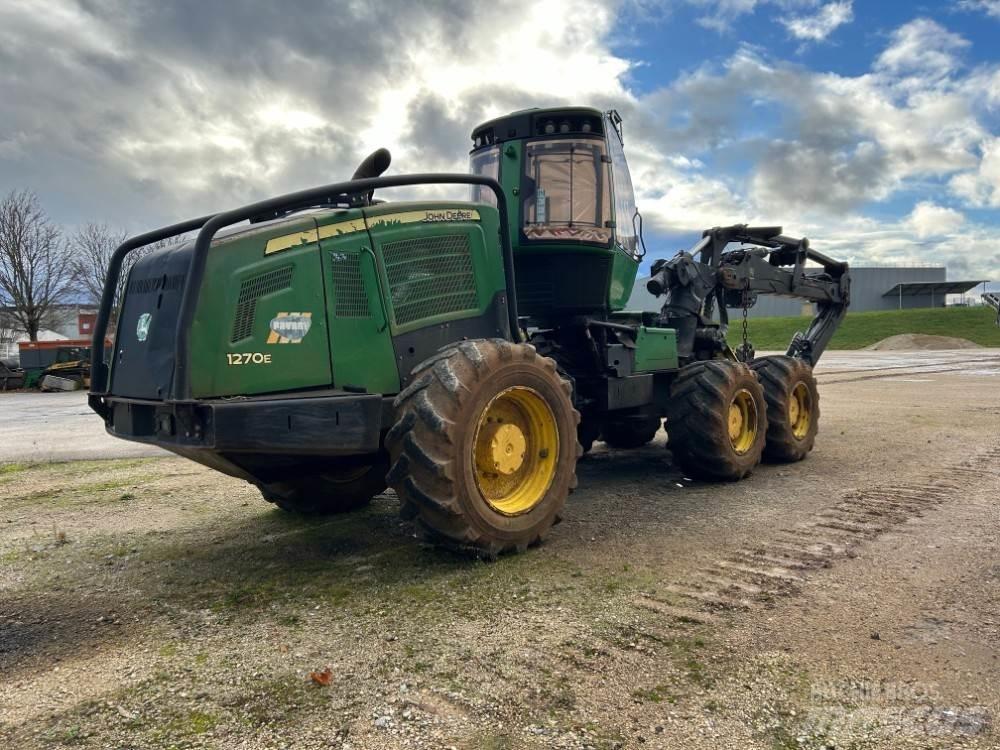 John Deere 1270E Stínacie harvestory