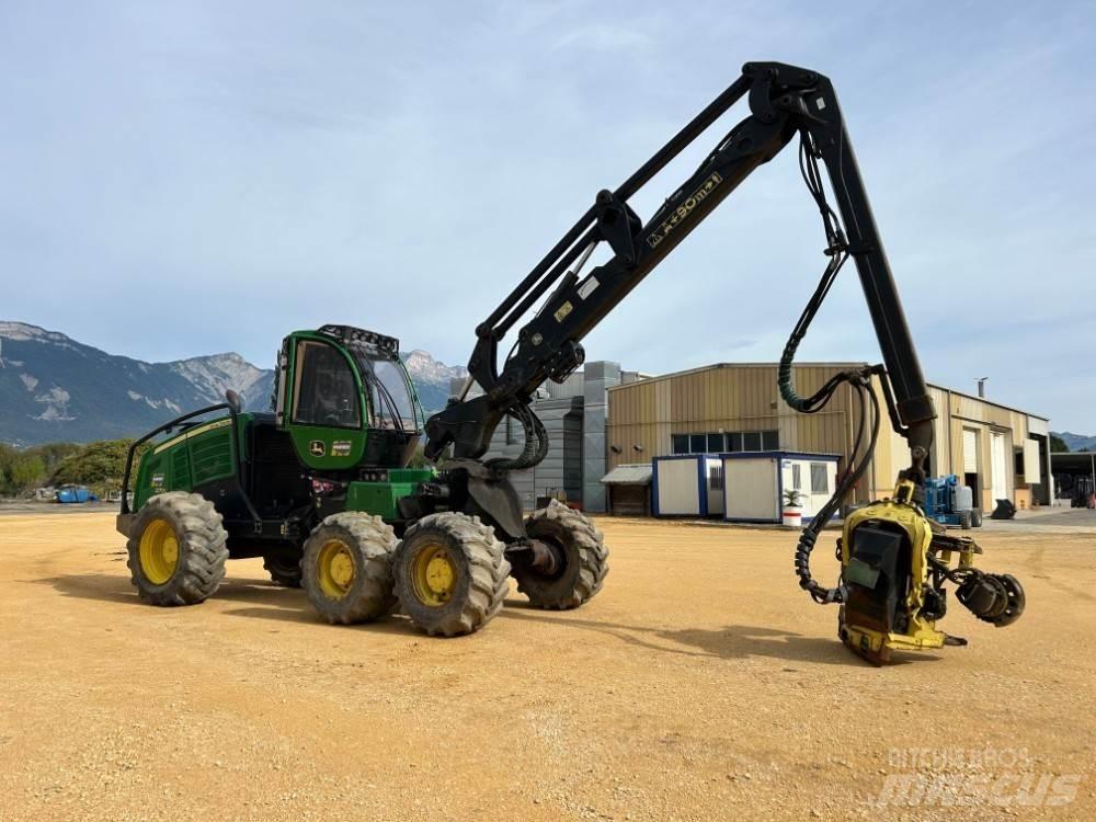 John Deere 1270G Stínacie harvestory