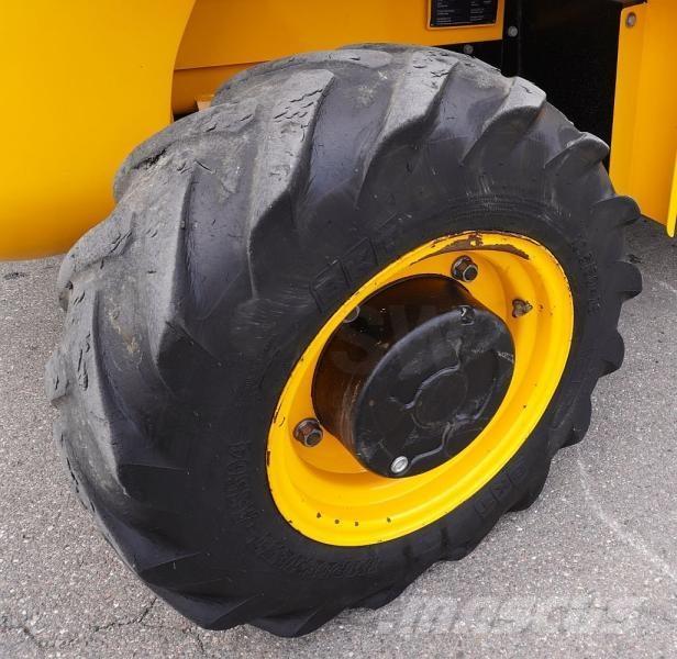 JCB 940-4 Terénne vysokozdvižné vozíky