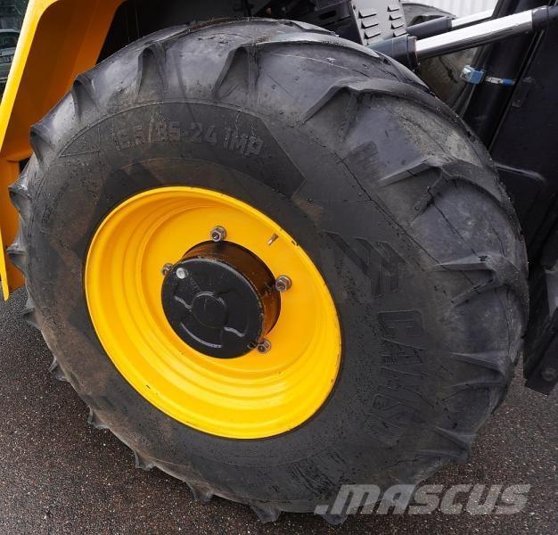 JCB 940-4 Terénne vysokozdvižné vozíky