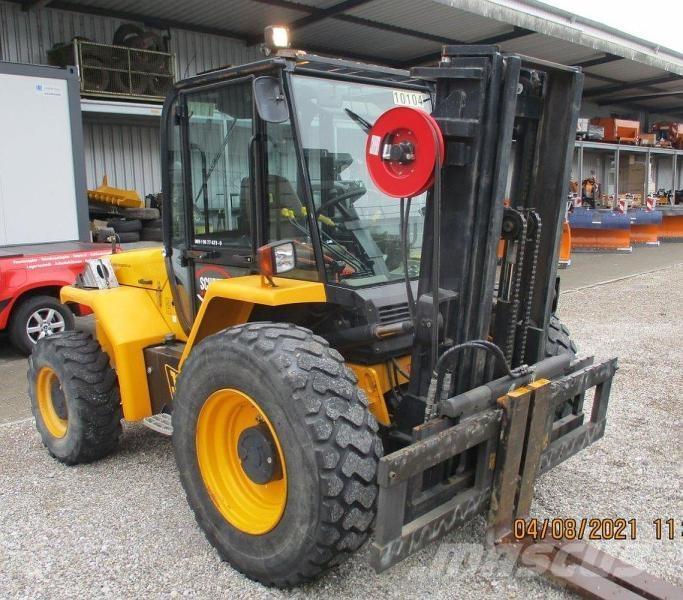 JCB 940-4 Terénne vysokozdvižné vozíky