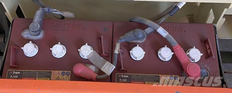 JLG 2030ES Kĺbové plošiny