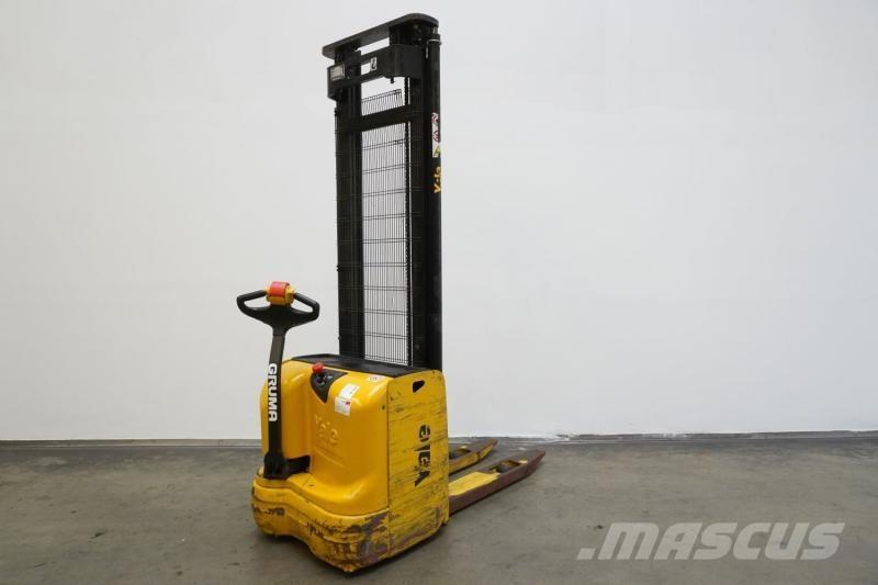 Yale MS12AC Samohybné vozíky