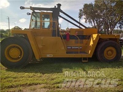 CAT V900 Kontajnerové manipulátory