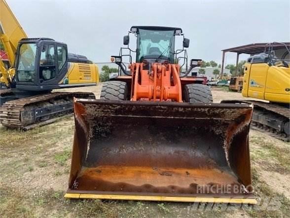 Hitachi ZW250-6 Kolesové nakladače