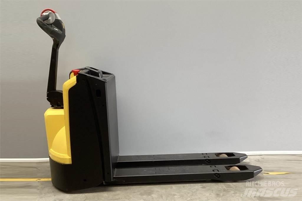 Hyster P1.6 Ručne vedené vysokozdvižné vozíky