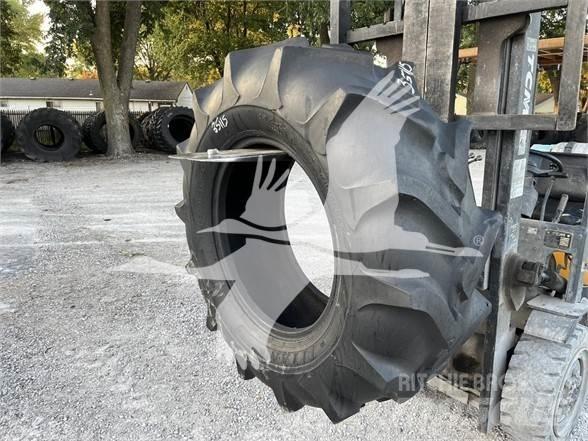 Titan 18.4X26 Pneumatiky, kolesá a ráfiky