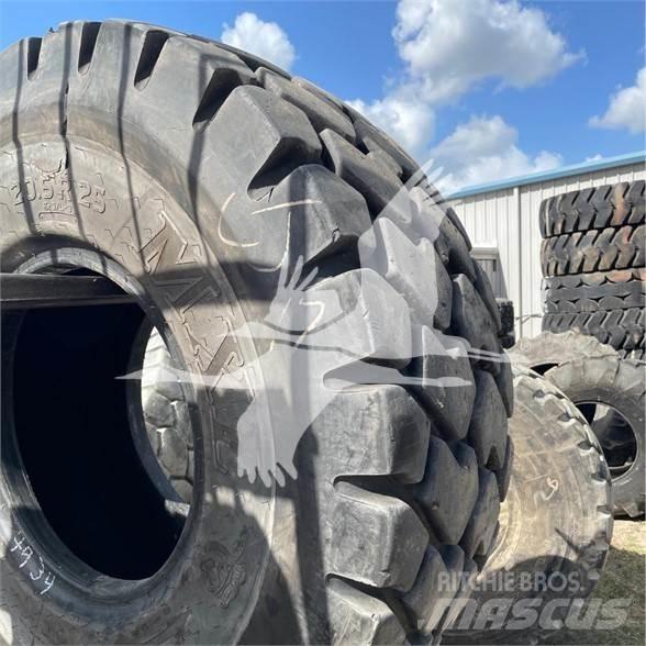 Titan 20.5R25 Pneumatiky, kolesá a ráfiky