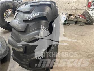 Titan 21LR24 Pneumatiky, kolesá a ráfiky